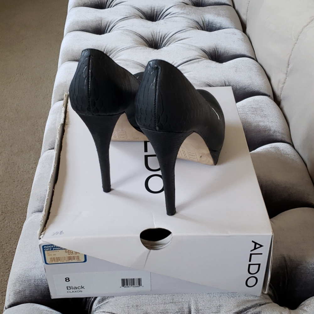 Heels - Picture 3 of 4